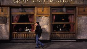 Reabre esta histórica cafetería en pleno centro de Madrid, ven su carta y se arma el mayor lío de toda la Semana Santa