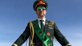 Ni pasaporte real, ni leyes sensatas: el país donde los Crocs están prohibidos, los emails de "responder a todos" son ilegales y puedes exceder el límite de velocidad si vas a buscar tacos