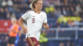 Un dermatólogo va punto por punto desmontando las alternativas de Llorente a los protectores solares