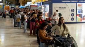 El nuevo sistema de entradas y salidas de la UE causa estragos entre turistas: "Mi familia y yo perdimos el vuelo de vuelta desde Málaga"