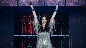 Laura Pausini interrumpe su concierto en Madrid tras ver que un fan se había pasado con el alcohol: "Quiero saber qué coño está pasando ahí"