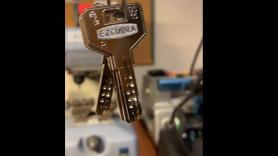 Un cerrajero con 28 años de experiencia: "¿Las reconoces? ¿Son como las llaves de tu casa? Si es así, tienes un problema"