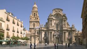 Un estudio de la Universidad de Murcia confirma que hay barrios donde los vecinos de toda la vida tienen un déficit de hasta 20.000 euros anuales respecto a lo que ingresan sus nuevos vecinos