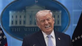 Trump amenaza con ofensiva mayor si falla acuerdo con Irán y ordena que las tropas de EEUU se mantengan en la región