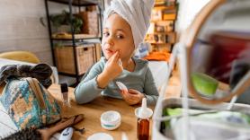 Italia cambia las normas y empieza a combatir la cosmeticorexia que ataca a niñas y adolescentes: "Hay un problema social"