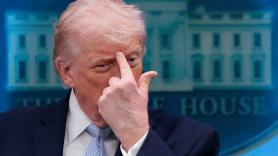 La semana desquiciada de Trump: los bandazos e insultos que debilitan a EEUU