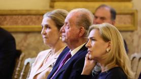 Pilar Eyre habla con Julia Otero del premio a Juan Carlos I por sus memorias y no se corta ni lo más mínimo