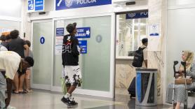 Bruselas advierte de que la regularización extraordinaria del Gobierno "puede tener consecuencias en el resto de la UE": "Las autoridades tendrán que cooperar"