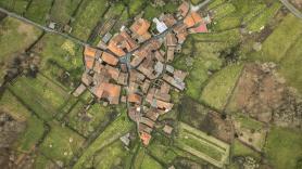 Andrea, ganadera de 26 años: "Uno de los grandes problemas de los pueblos pequeños es que no siempre hay casas para alquilar, pero vacías sí"