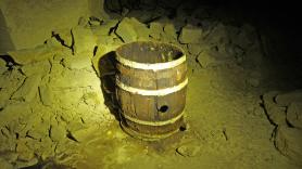 Las obras en el metro de una ciudad noruega desentierran tres barriles de roble de hace 400 años intactos: esto es lo que había en su interior