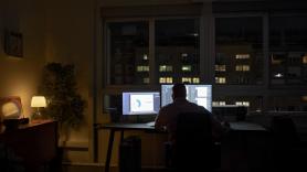 Las personas que empiezan a trabajar antes de que salga el sol "son esenciales para la sociedad, pero pagan un precio biológico oculto": la ciencia investiga ahora una solución