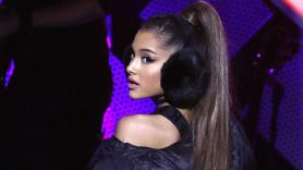 Las maquilladoras coinciden: el delineado con ala gruesa ya no identifica una moda sino una generación, igual que los vaqueros de tiro bajo o la raya al lado