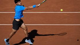 Alcaraz se retira del Conde Godó por una lesión de muñeca: "Es una lesión un poquito más seria de lo que esperábamos"