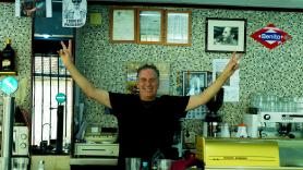 El 'Bar Benito', el lugar donde se fraguó el éxito de 'Torrente presidente': "Ahora soy del Atleti y del Fary"