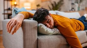 Xavier Batalla, experto en medicina regenerativa: "Si duermes boca abajo aceleras el envejecimiento de la piel"