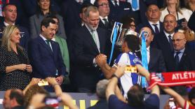 Mucho se ha hablado de lo de Oyarzabal con Ayuso: desde la grada también han grabado lo que hizo con Juanma Moreno