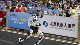 Los robots humanoides también corren que vuelan: pulverizan todos sus registros en la media maratón de Pekín