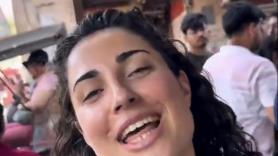 Una 'foodie' española genera debate por su contenido en la India: "Probando comida callejera hasta ponerme mala"