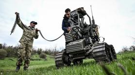 Un analista militar ucraniano lo confirma: la llegada de los robots a la guerra es una revolución similar a la de la llegada de los tanques y los aviones hace un siglo