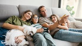 Laia Forné, socióloga: "En España una familia con hijos tiene un 70% más de probabilidad de caer en la pobreza que una familia sin hijos"