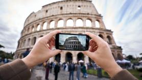 Uno de cada cuatro españoles ya elige su próximo viaje mirando Instagram o TikTok y los expertos avisan: "Nos convertimos en viajeros clones"