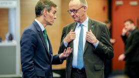 Muchos están poniendo la lupa en esta escena de Pedro Sánchez con Merz en Chipre