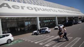 Ana, trabajadora en el aeropuerto de Palma: "No nos sirve de nada que la cerveza valga tres euros si vamos hasta el cuello para llenar la cesta de la compra"