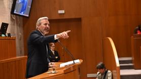 Jorge Azcón, reelegido presidente de Aragón con el apoyo de Vox