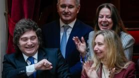 "¡Vamos, Manuel!": Milei bendice a su jefe de gabinete investigado por enriquecimiento ilícito