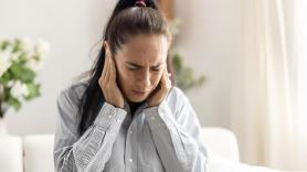 Un nuevo estudio sugiere que la serotonina, la molécula de la felicidad que alivia la depresión, podría empeorar los acúfenos
