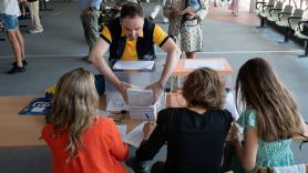 Acaba el plazo para votar por correo en las elecciones andaluzas: así debes hacerlo