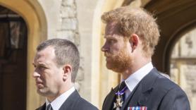 Peter Phillips veta en su boda al expríncipe Andrés por motivos obvios, pero no invita a su primo Harry por una razón poco convincente