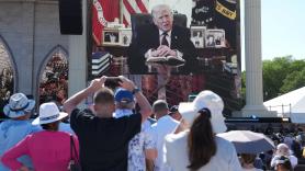 El pasaje de la Biblia que Trump ha leído en un festival cristiano tiene más que ver con él que con dios