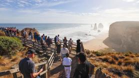 "Veníamos buscando naturaleza y parecía un festival": el shock de los turistas al descubrir la realidad de uno de los paisajes más famosos de Australia