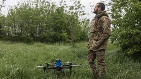 A 2.000 km de la frontera y en los Urales: drones ucranianos atacan en profundidad y Rusia es "demasiado vasta" para defenderse, según expertos en geopolítica