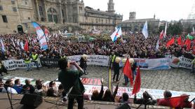 Altri alega contra el archivo que el enchufe no es "imprescindible", pero que ya ha pedido otra conexión