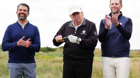Trump anuncia que no irá a la boda de su hijo este sábado y dispara las alarmas por su mensaje: "Considero importante permanecer en Washington"