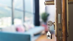 Un informático español pierde su piso por culpa de fondo para convertirlo en vivienda turística y desarrolla un sistema para cazar apartamentos turísticos ilegales que ya triunfa en Europa