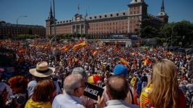 Polémica por la pancarta que se ha visto durante la manifestación contra Sánchez en Madrid