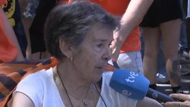 Maricarmen, vecina de 87 años a la que quieren desahuciar, le deja este mensaje a Sánchez desde la manifestación por la vivienda