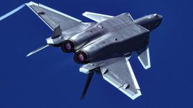 China está fabricando cazas J-20 de última generación con "fábricas oscuras", factorías en las que apenas hay humanos y que funcionan 21 horas al día