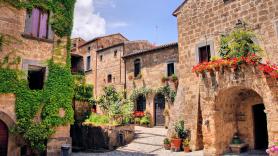 Casas a 1 euro en pueblos italianos: el modelo que fascina a Europa tiene un coste oculto de hasta 100.000 euros en renovaciones obligatorias