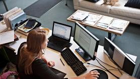 Francia da una lección a España con el teletrabajo: un gran estudio oficial confirma que aumenta la eficacia pero esconde una trampa para las mujeres