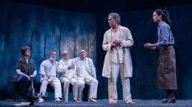 'El jardín quemado', un teatro de preguntas y repreguntas