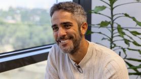Roberto Leal: "Cuando me escogieron para 'Pasapalabra' hubo quien dijo que cómo iba a presentarlo con mi acento. ¿Y cuál es el problema?"