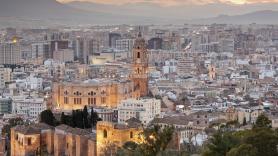 Málaga lanza una campaña turística invocando la ciudad "de verdad" y muchos vecinos estallan: "Promovéis la gentrificación masiva"