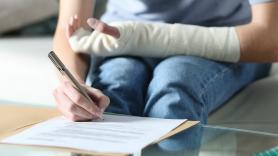 Un tribunal corrige al INSS y obliga a pagar una segunda baja: una autónoma agotó 365 días por una tendinitis, enfermó dos semanas después de túnel carpiano y la Seguridad Social se negaba a abonarle la nueva prestación