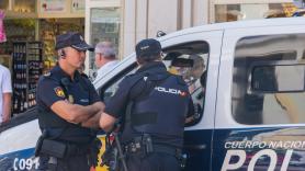 Hallan a dos personas muertas por arma de fuego en una vivienda de Málaga