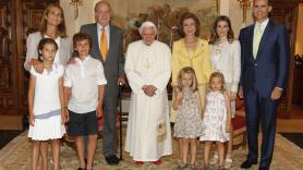 La familia real y El Vaticano: así es y ha sido la relación entre los Borbones y los papas