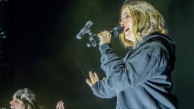 Rigoberta Bandini anuncia que está embarazada en mitad de su concierto: "No estoy haciendo sola este show"